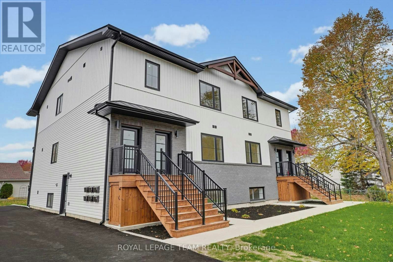 2-730 Cecelia Street, Pembroke, ON, K8A 8H5