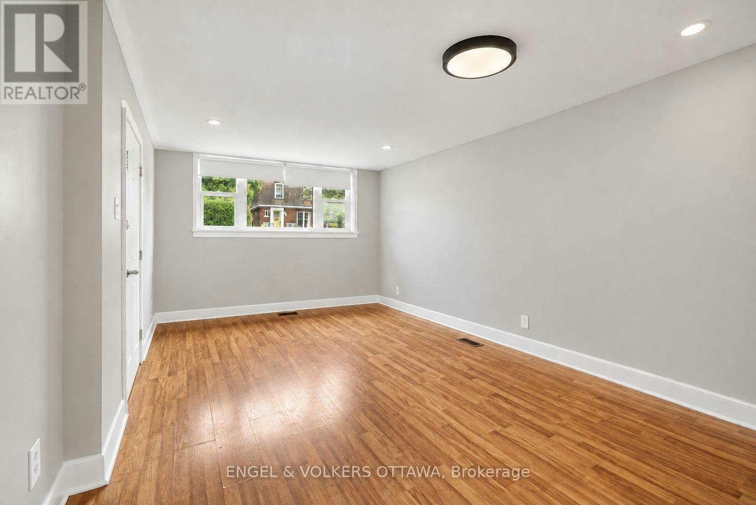 1-527 Laderoute Avenue, Ottawa, ON, K1Z 5V9 - 2