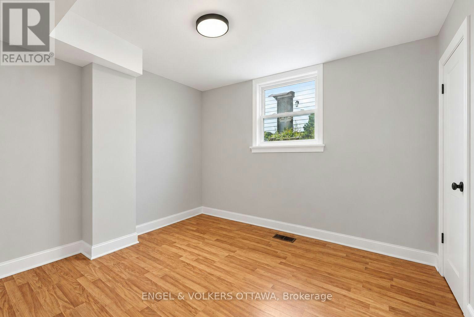 1-527 Laderoute Avenue, Ottawa, ON, K1Z 5V9 - 5