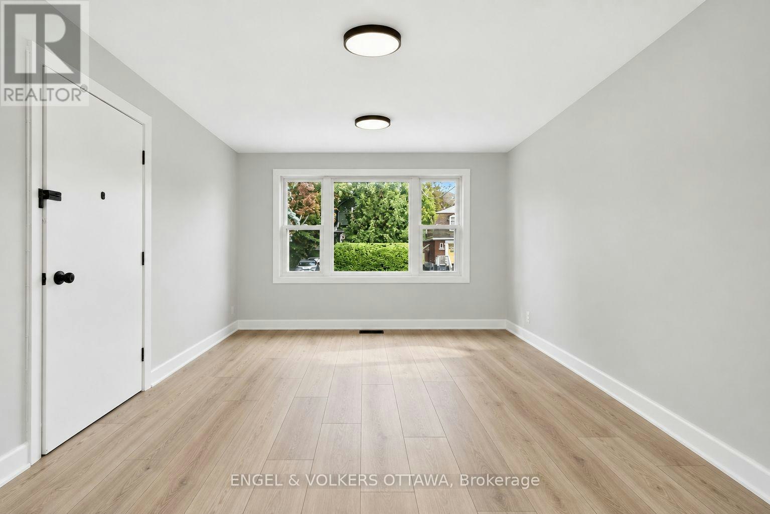 2-527 Laderoute Avenue, Ottawa, ON, K1Z 5V9 - 2