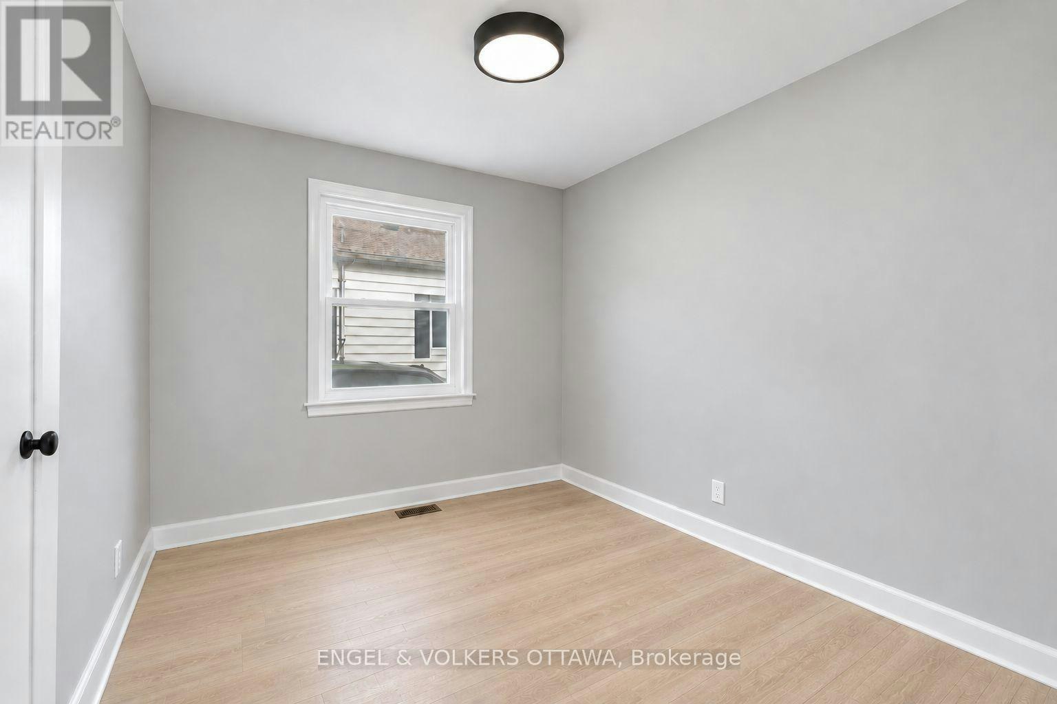 2-527 Laderoute Avenue, Ottawa, ON, K1Z 5V9 - 5
