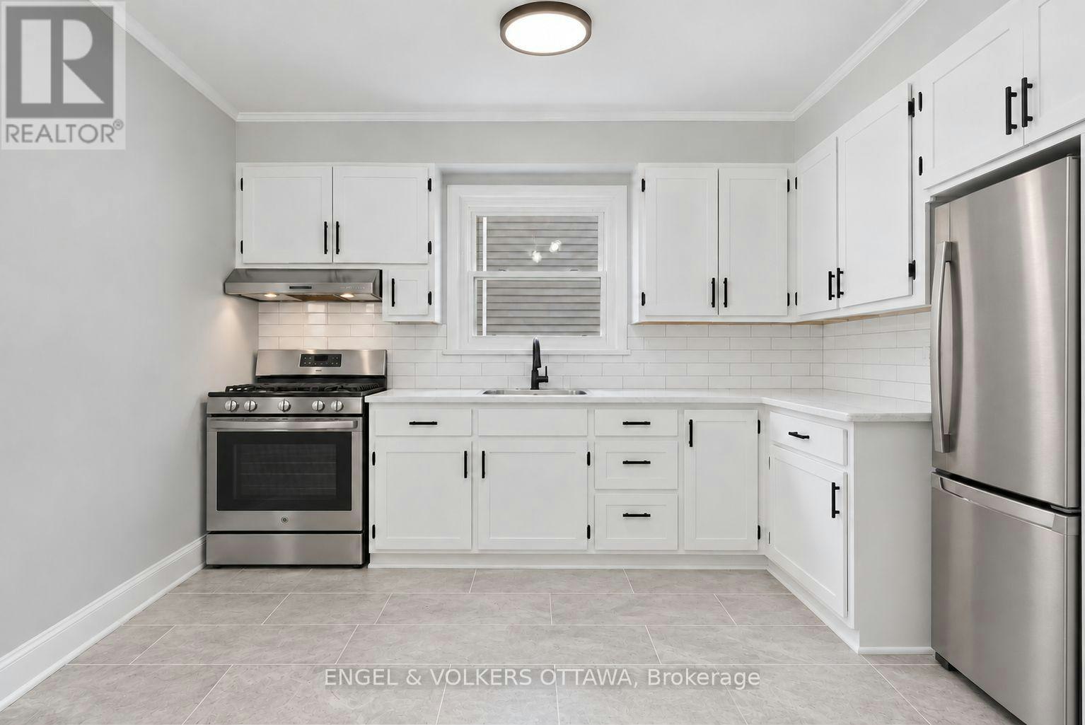 2-527 Laderoute Avenue, Ottawa, ON, K1Z 5V9 - 4