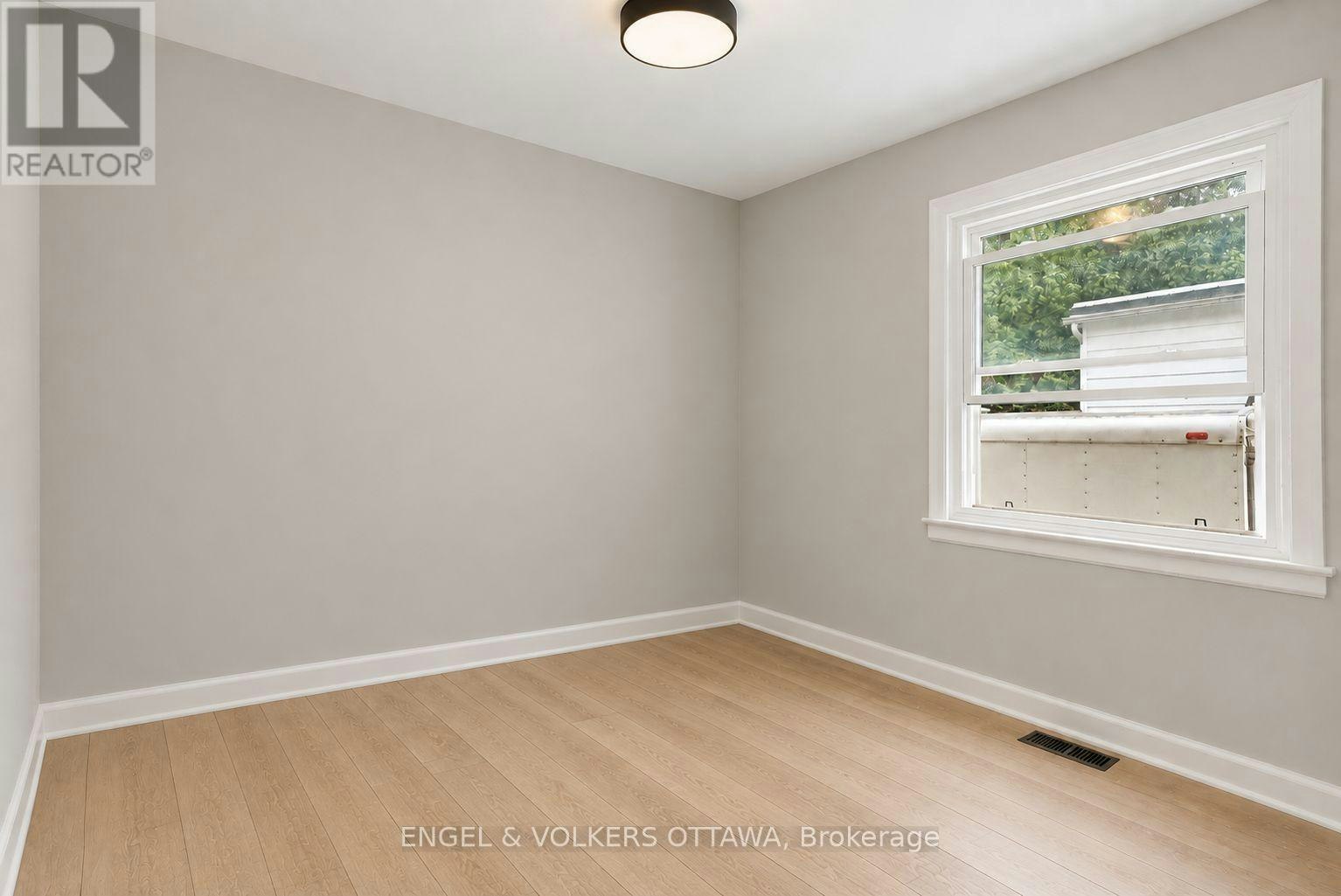 2-527 Laderoute Avenue, Ottawa, ON, K1Z 5V9 - 7