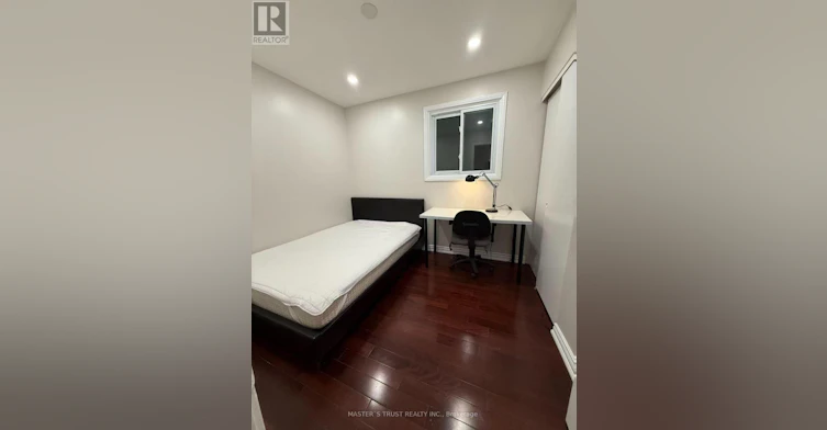 MAIN-92 Loganberry Crescent, Toronto, ON, M2H 3H1 - 9