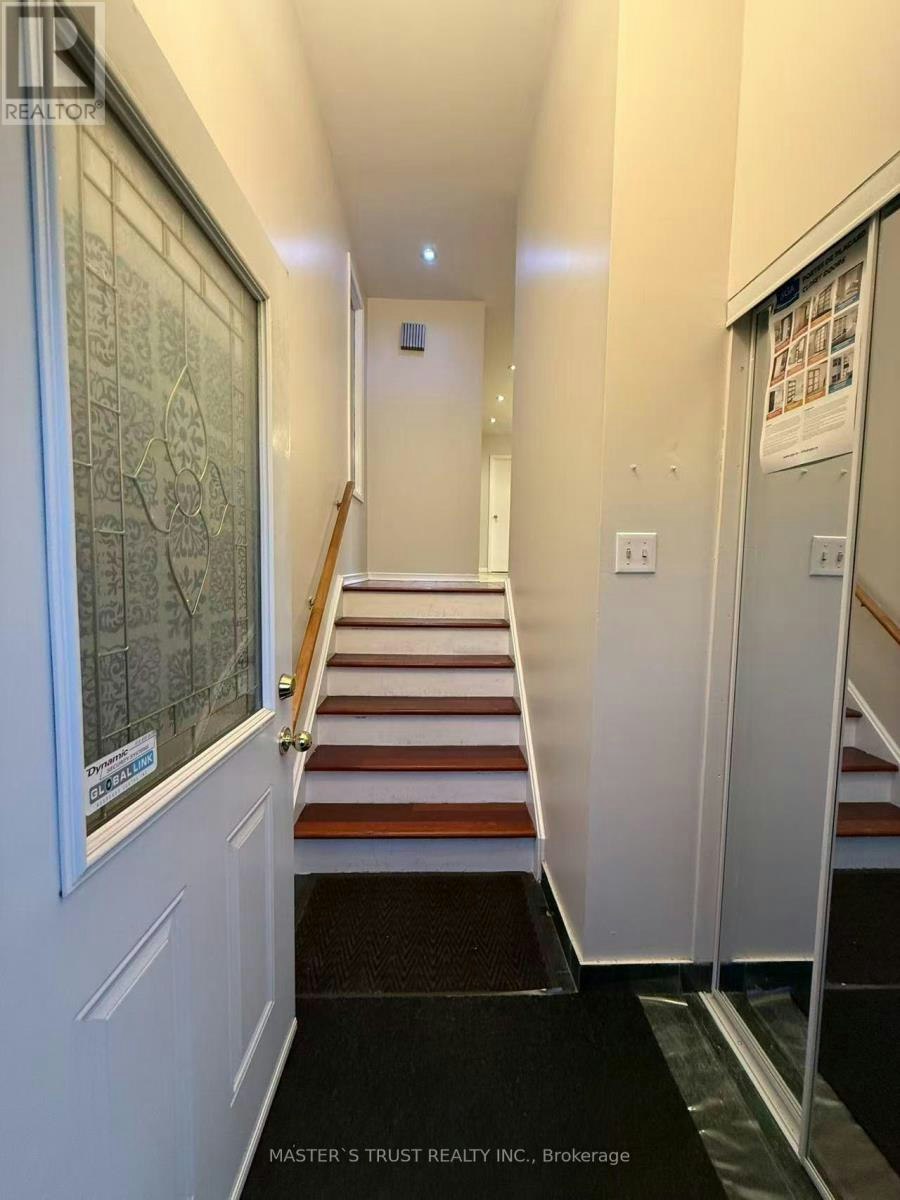 MAIN-92 Loganberry Crescent, Toronto, ON, M2H 3H1 - 2