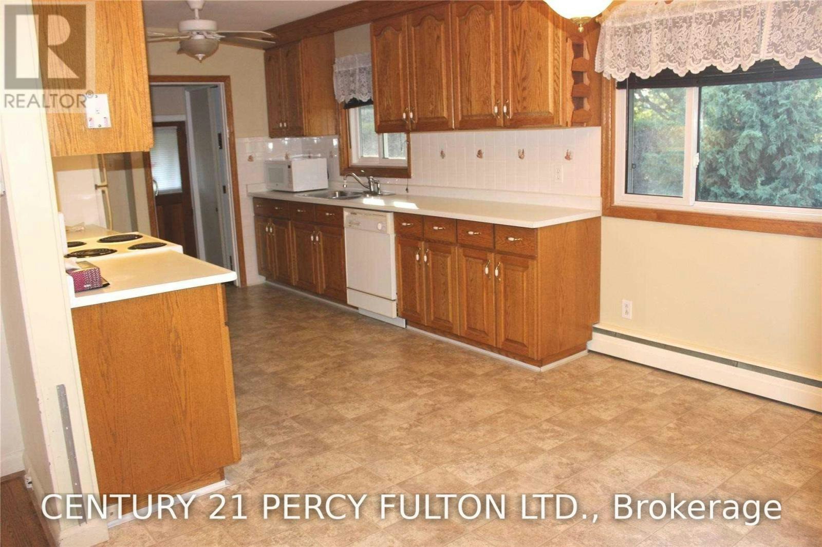 460 Bader Avenue, Oshawa, ON, L1J 3E8 - 6