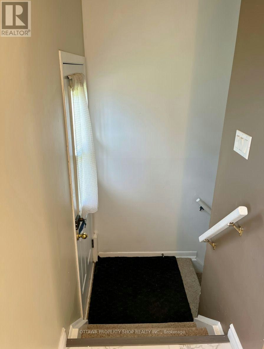 46 Bedale Drive, Ottawa, ON, K2H 5M1 - 21