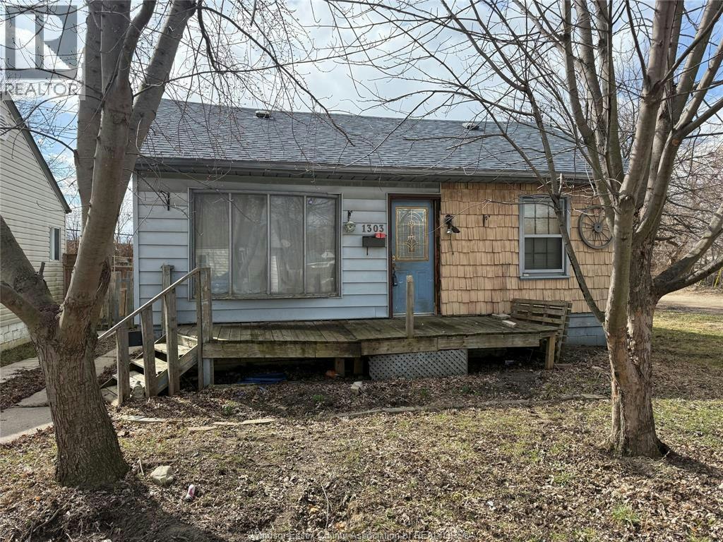 1303 Central, Windsor, ON, N8Y 3V3