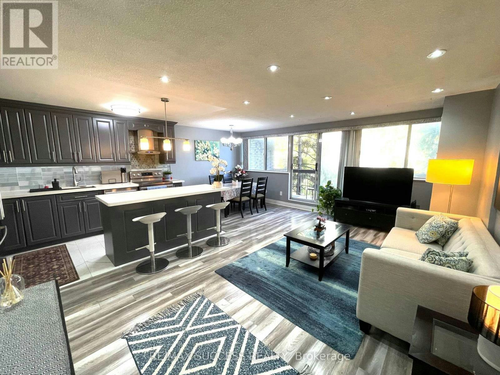 203-2095 Roche Court, Mississauga, ON, L5K 2C8