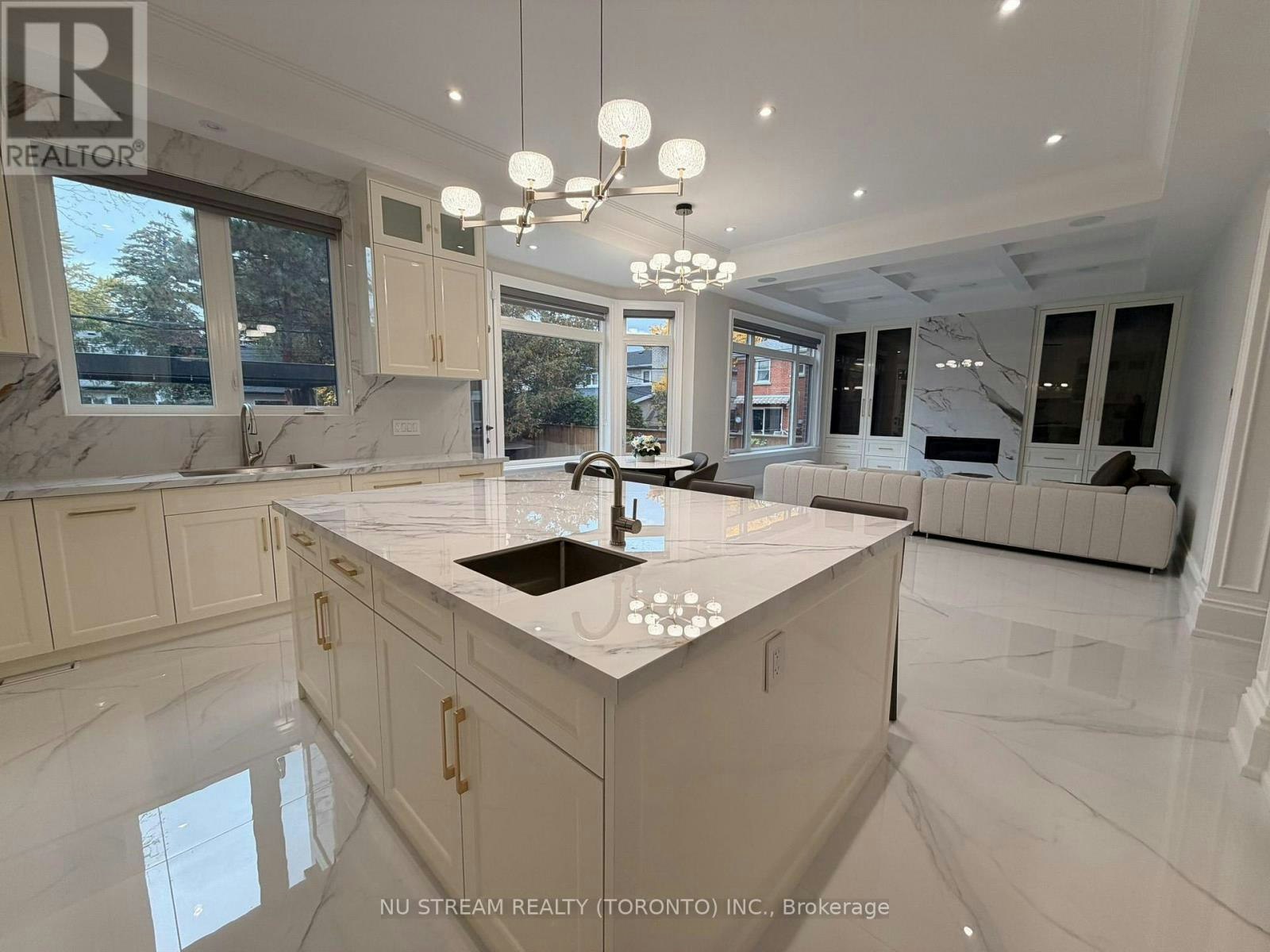 108 Abitibi Avenue, Toronto, ON, M2M 2V6 - 12