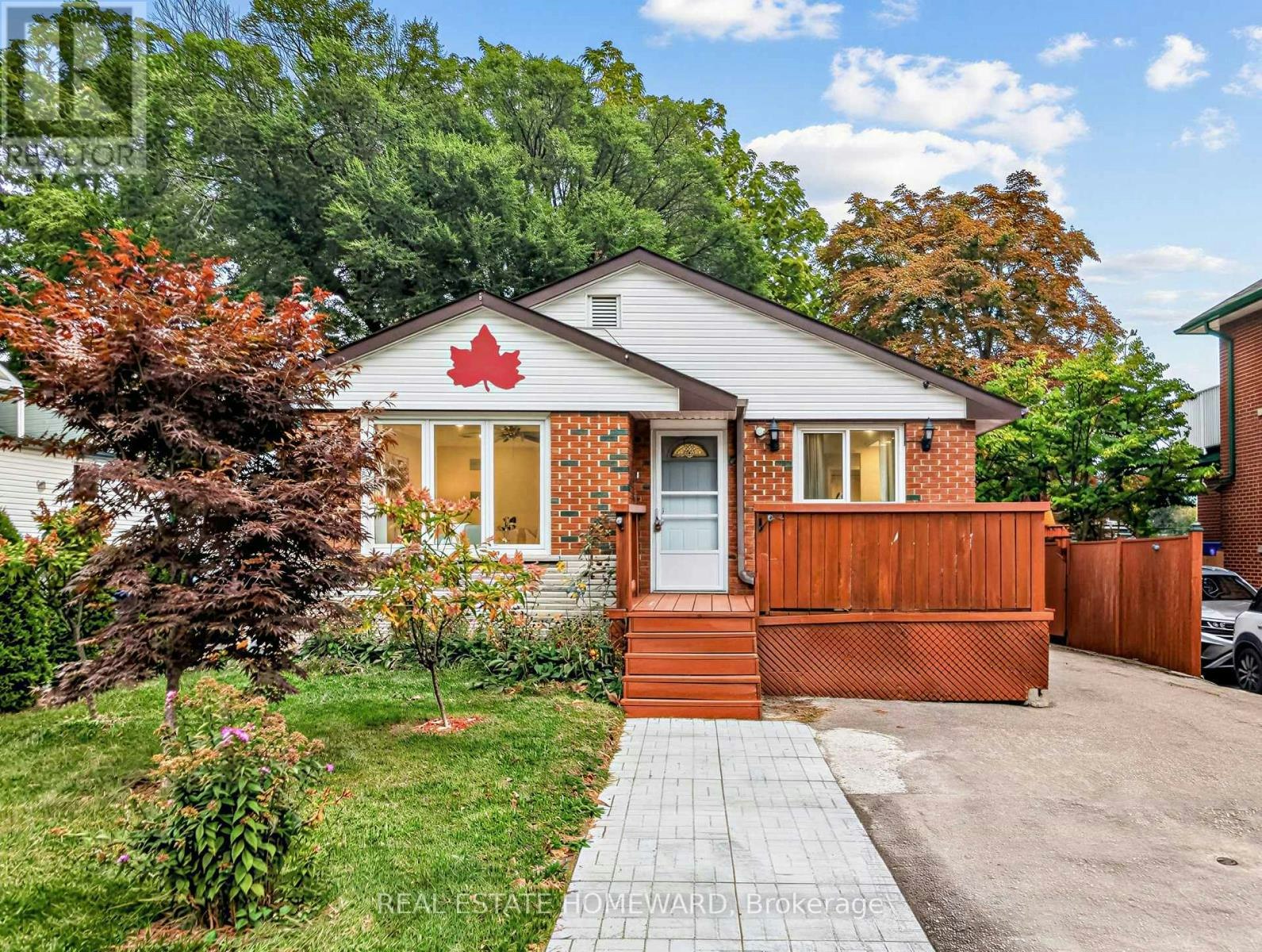 621 Byron Street S, Whitby, ON, L1N 4R6 - 2