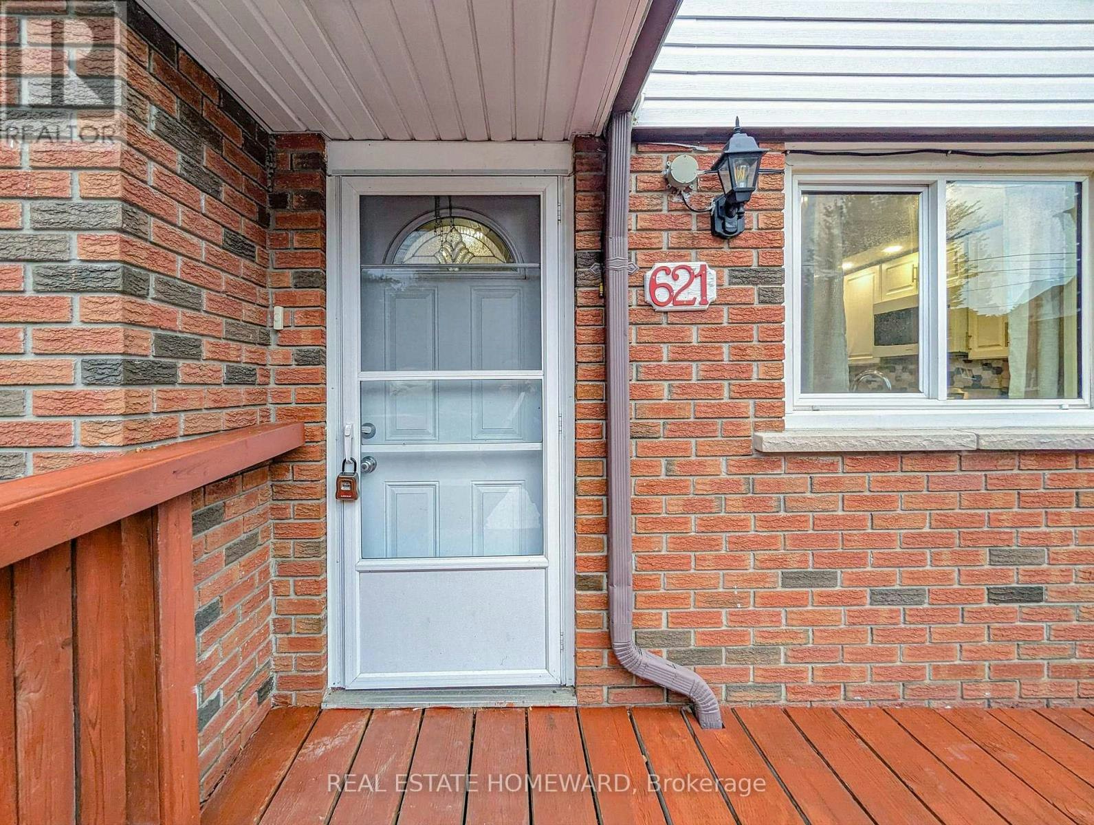621 Byron Street S, Whitby, ON, L1N 4R6 - 4