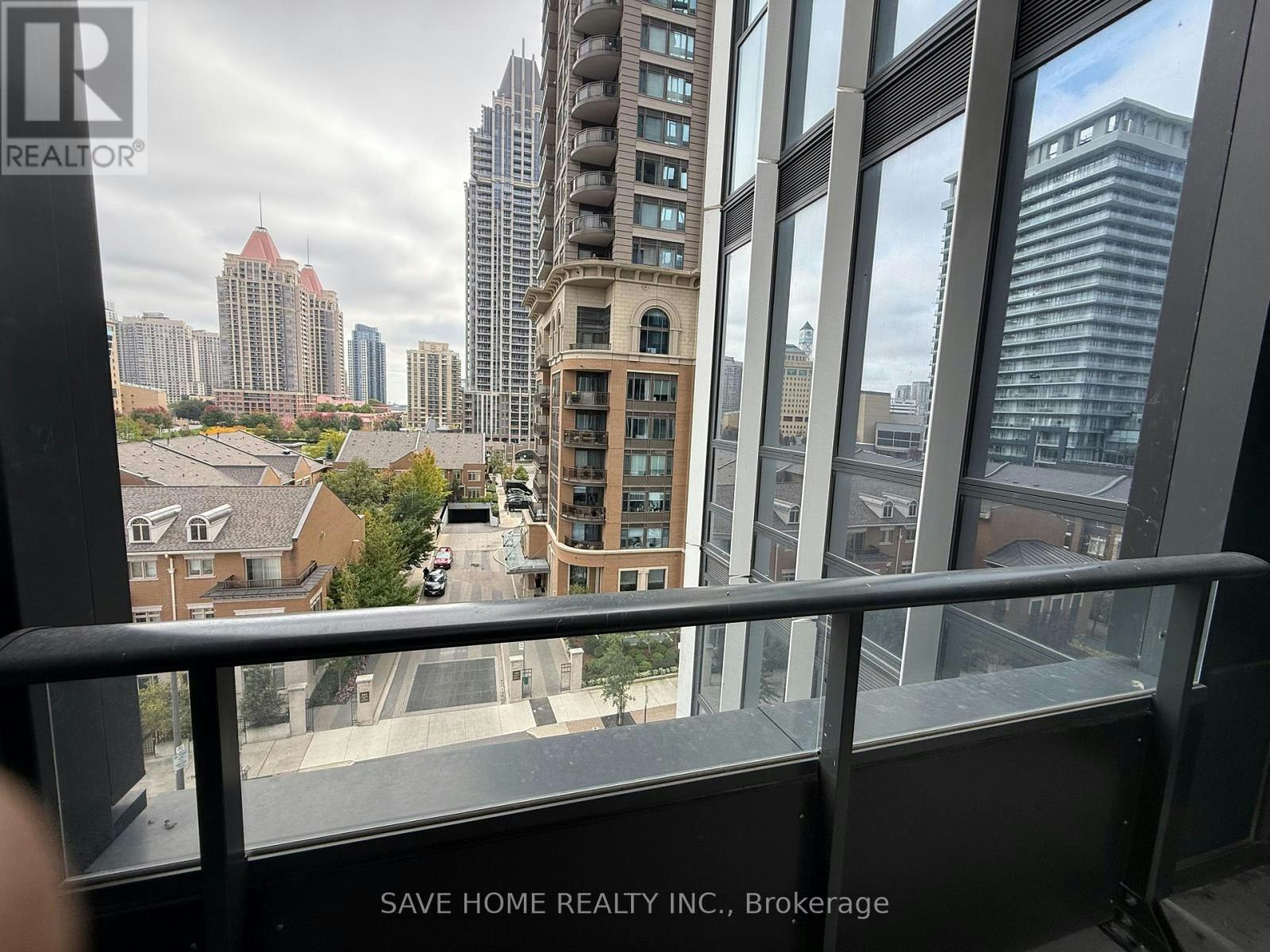 503-395 Square One Drive, Mississauga, ON, L5B 0P6 - 9