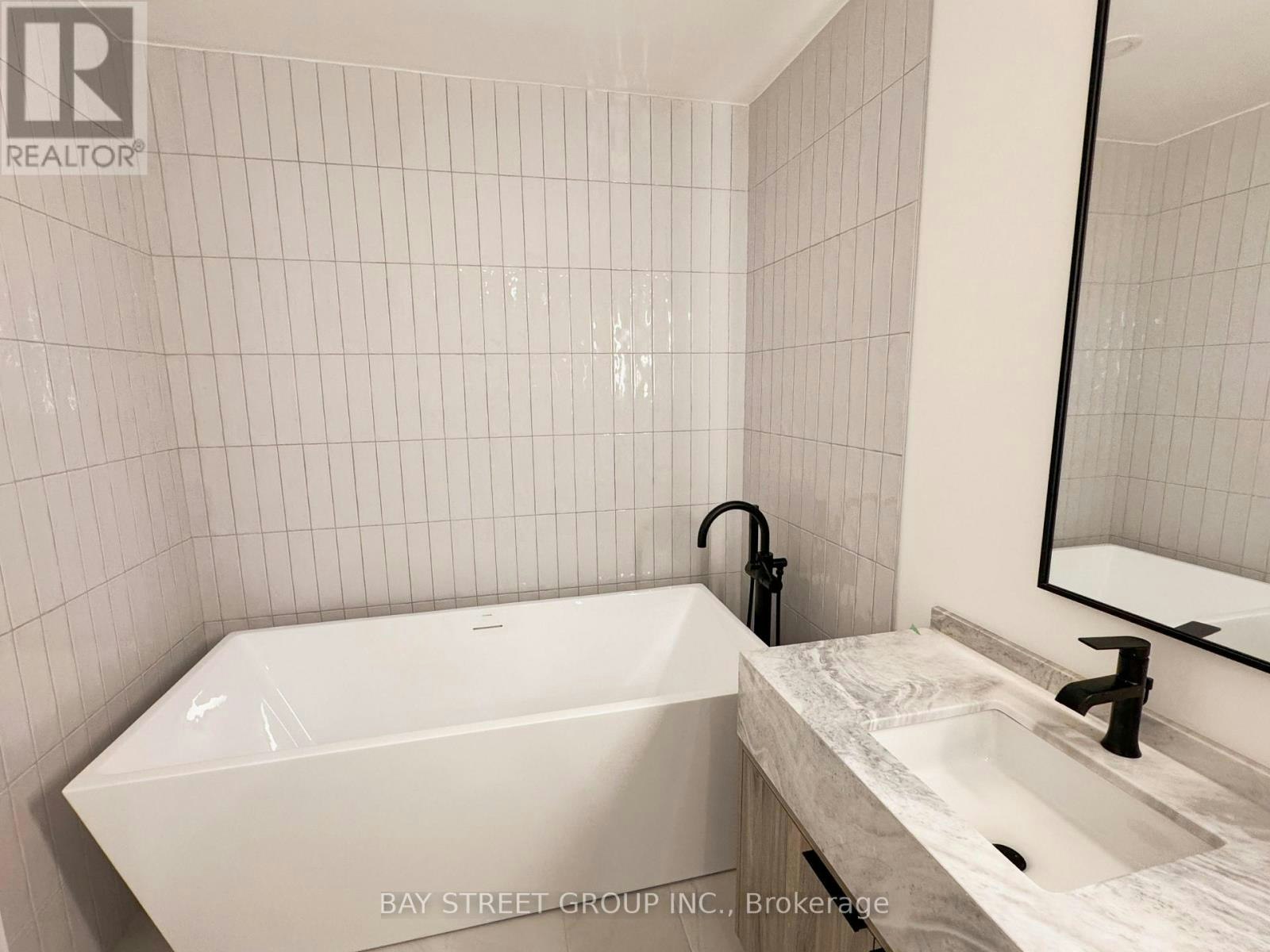 2105-91 Montclair Avenue, Toronto, ON, M5P 0B1 - 30