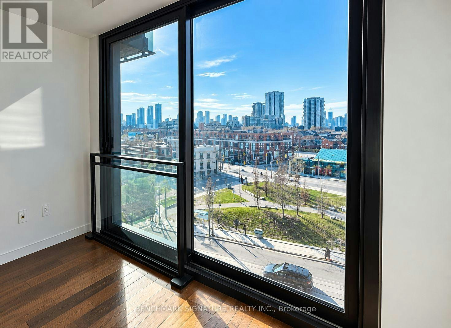 522-51 Trolley Crescent, Toronto, ON, M5A 0E9 - 5