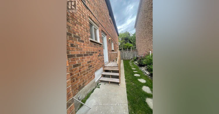 3665 Colonial Lower Drive, Mississauga, ON, L5L 4P2 - 2