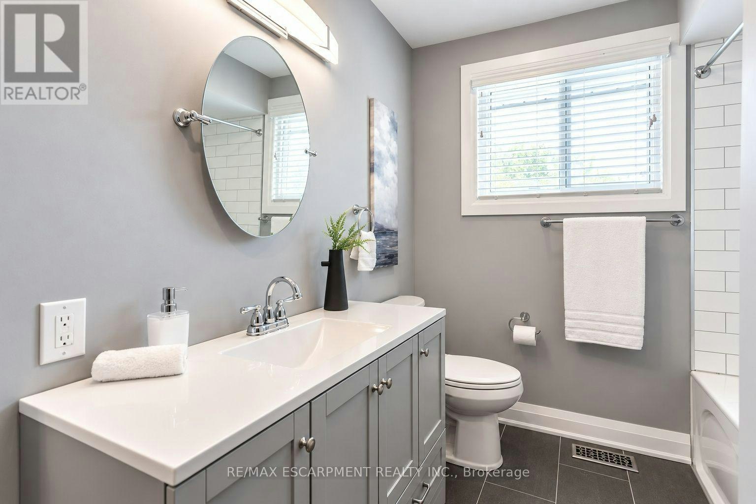 MAIN-576 Turner Drive, Burlington, ON, L7L 2W7 - 5