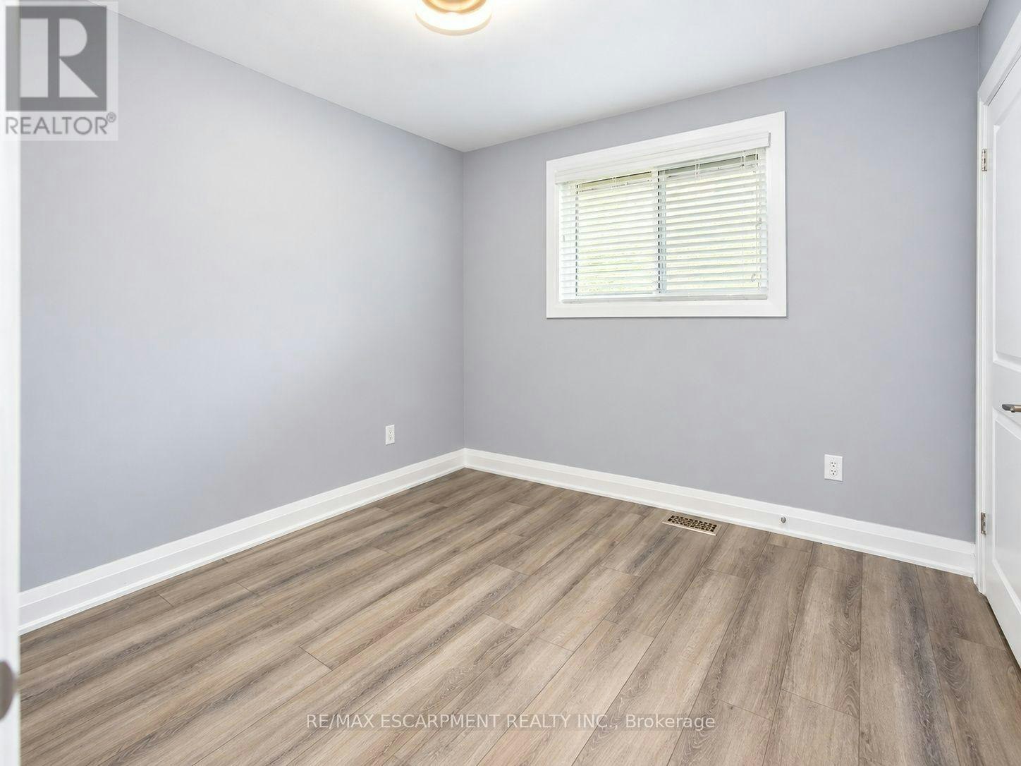 MAIN-576 Turner Drive, Burlington, ON, L7L 2W7 - 7