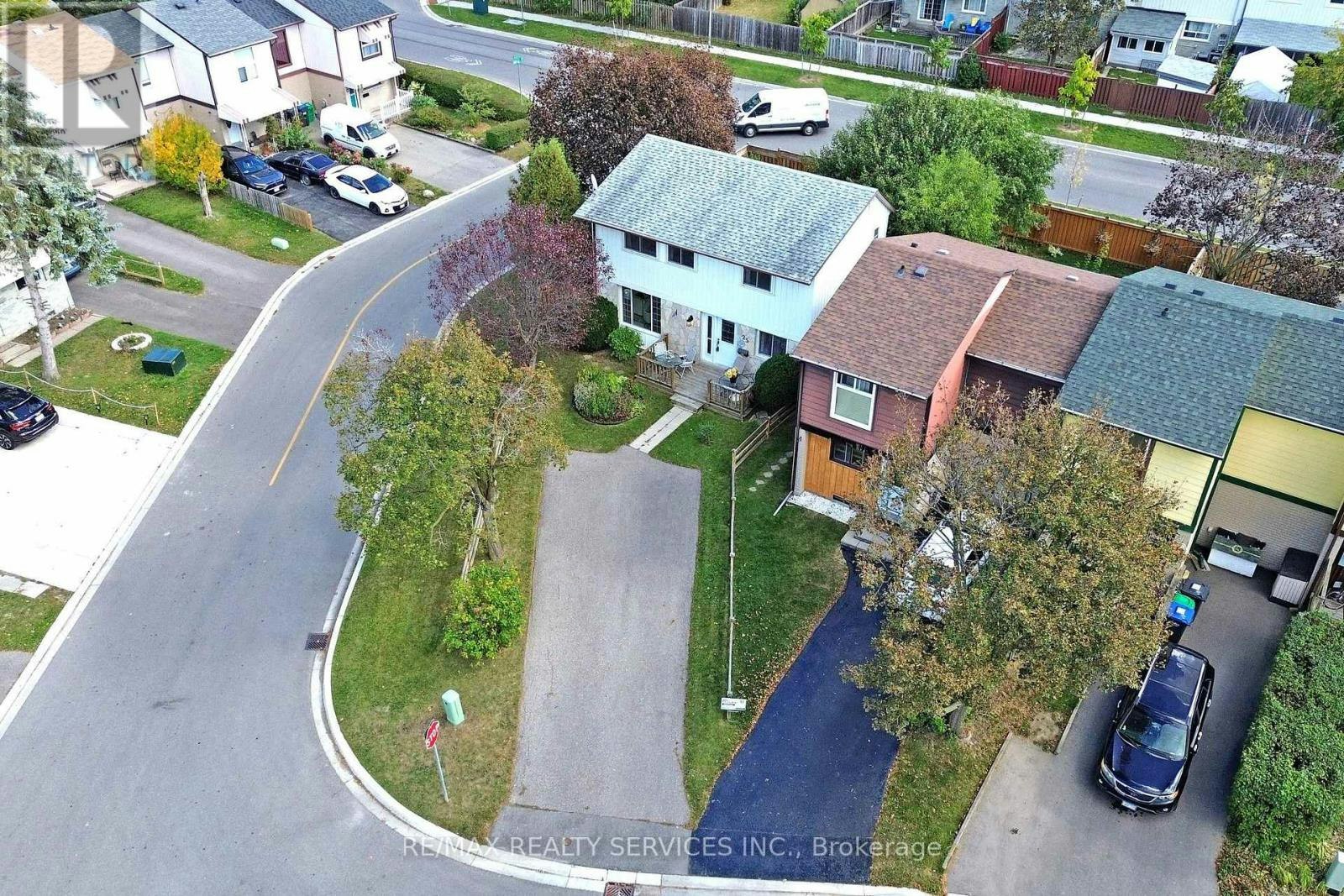 25 Jennifer Square, Brampton, ON, L6S 2L2