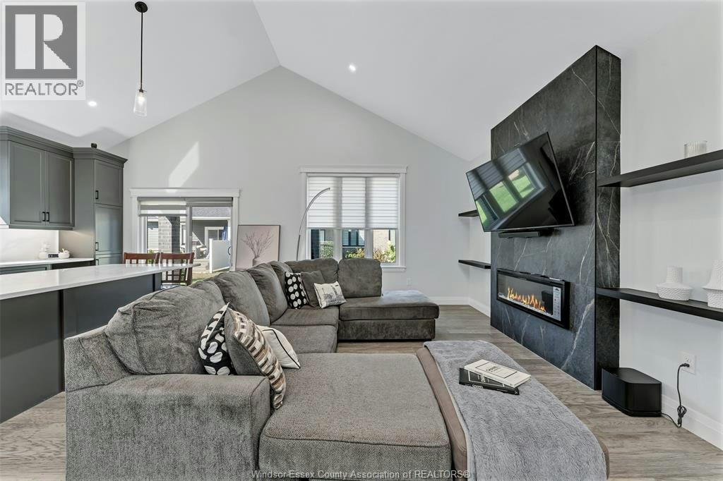 394 Matese Street, Lakeshore, ON, N0R 1A0 - 8