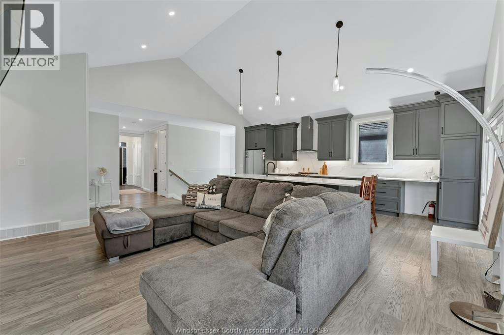 394 Matese Street, Lakeshore, ON, N0R 1A0 - 9