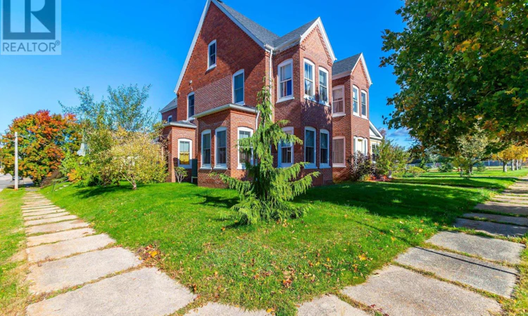 32 Washington Street