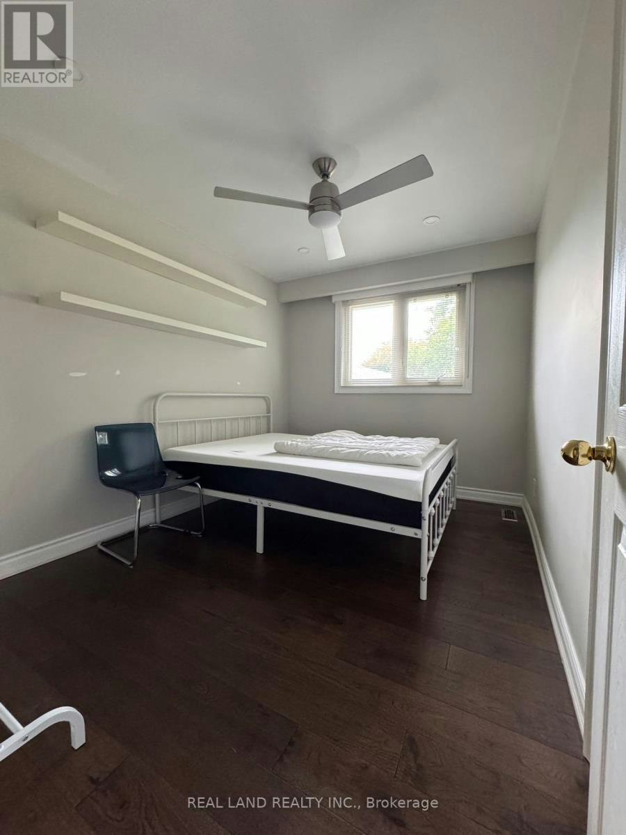 26 Greyhound Drive E, Toronto, ON, M2H 1K3 - 8