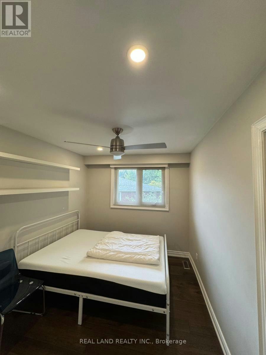 26 Greyhound Drive E, Toronto, ON, M2H 1K3 - 2