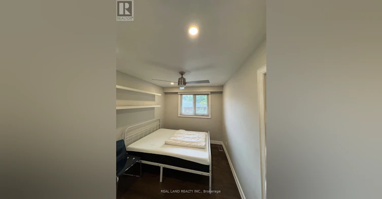 26 Greyhound Drive E, Toronto, ON, M2H 1K3 - 2