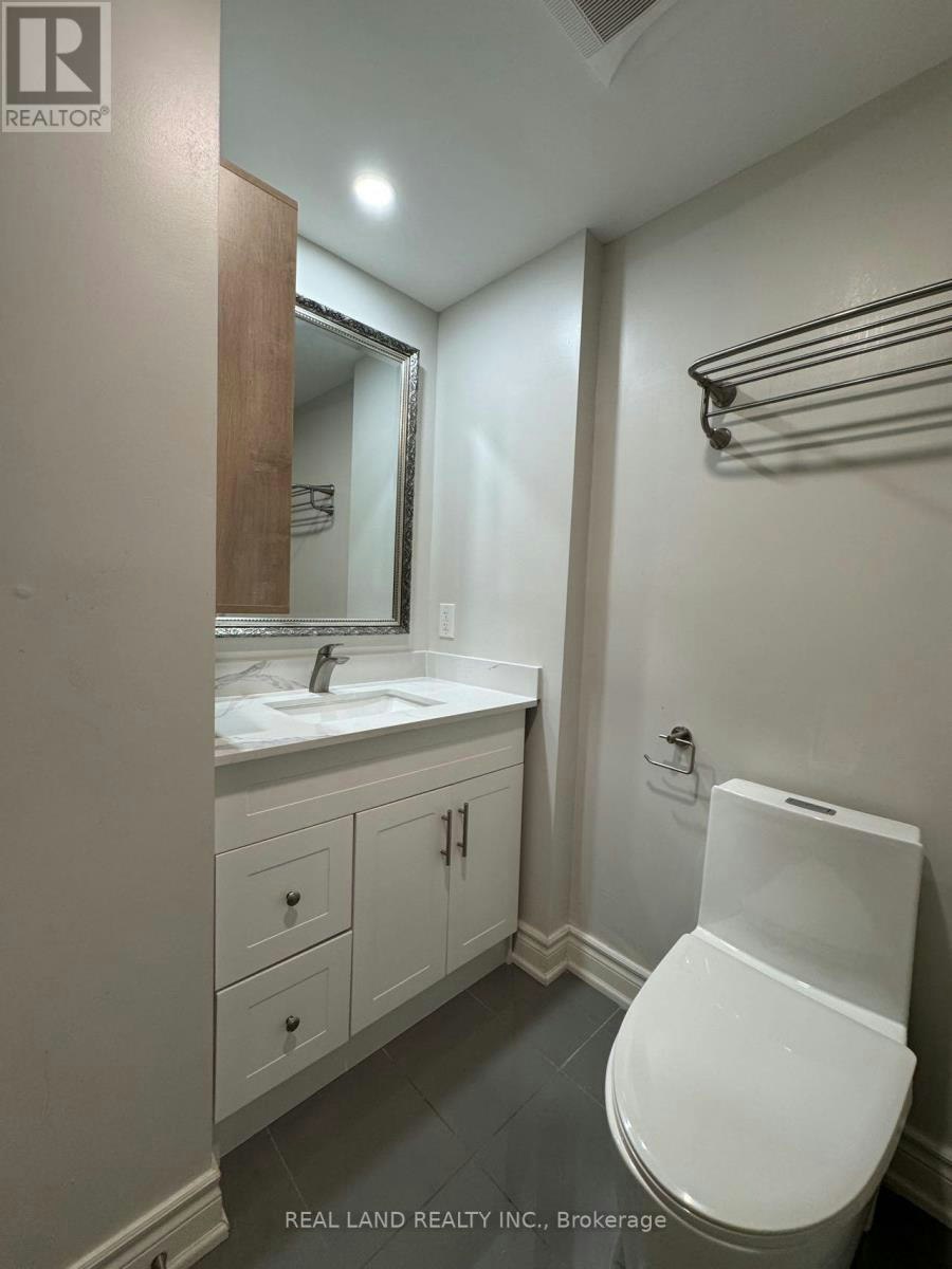 26 Greyhound Drive E, Toronto, ON, M2H 1K3 - 5