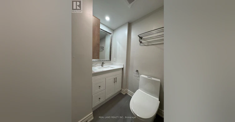 26 Greyhound Drive E, Toronto, ON, M2H 1K3 - 5