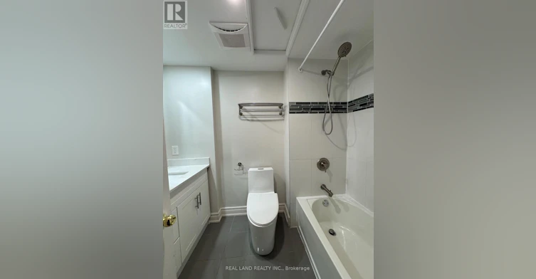 26 Greyhound Drive E, Toronto, ON, M2H 1K3 - 6