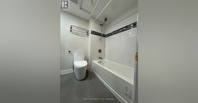 26 Greyhound Drive E, Toronto, ON, M2H 1K3 - 7