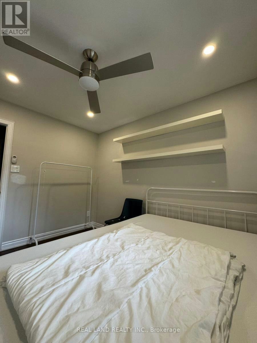 26 Greyhound Drive E, Toronto, ON, M2H 1K3 - 3