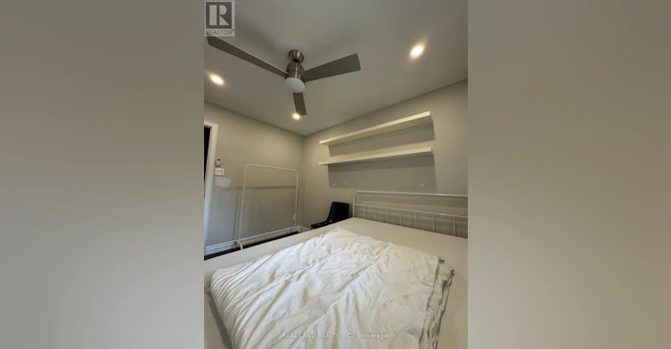 26 Greyhound Drive E, Toronto, ON, M2H 1K3 - 3