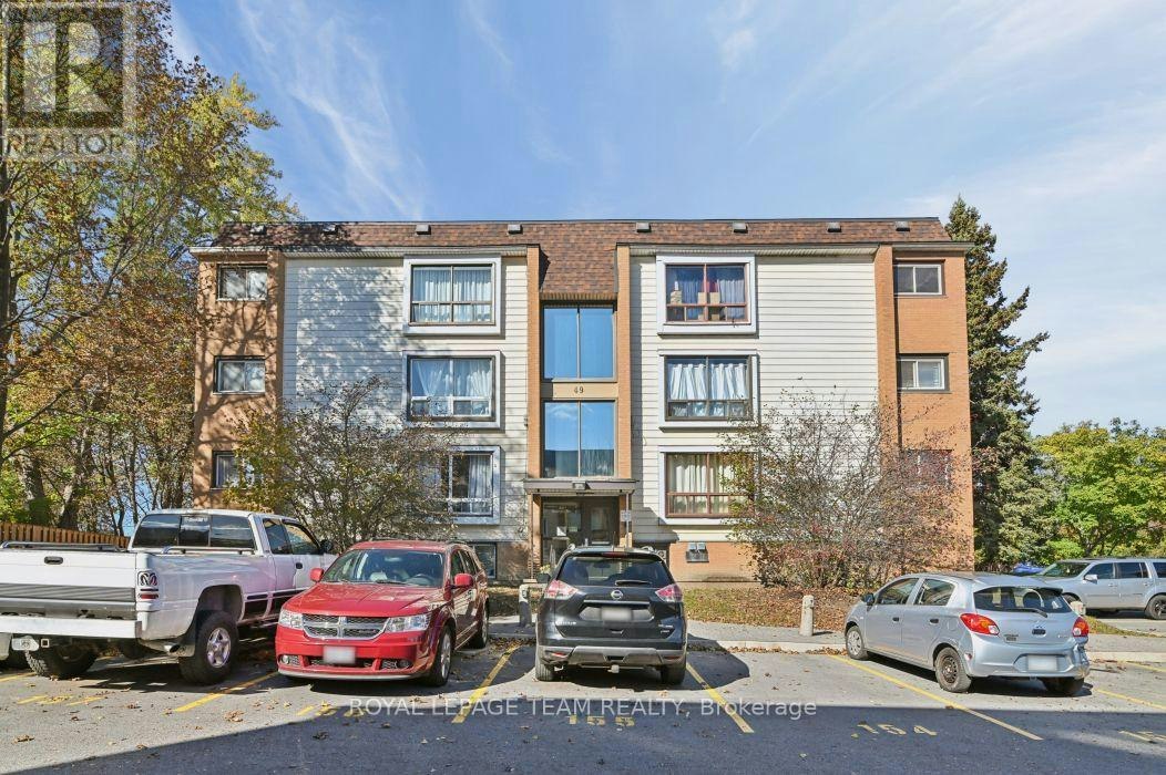 10-49 Sumac Street, Ottawa, ON, K1J 7T7 - 2