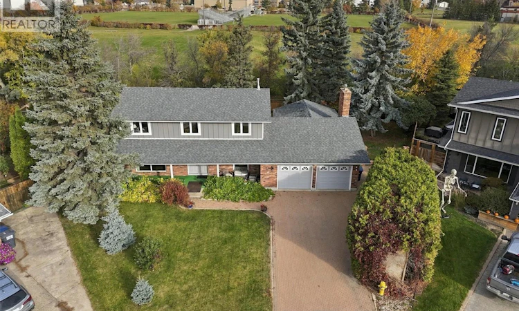 225 Clearwater Court