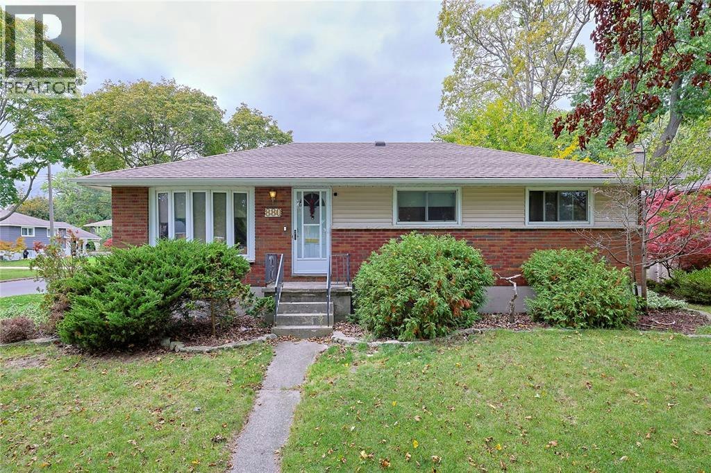 880 Champlain Road, Sarnia, ON, N7V 2G1
