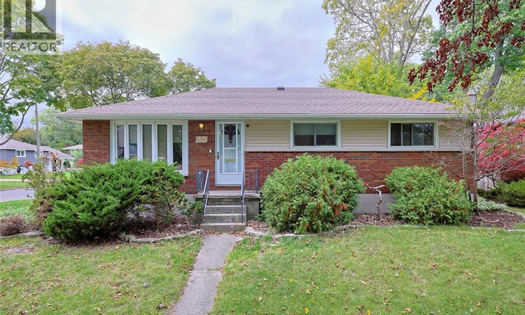 880 Champlain Road