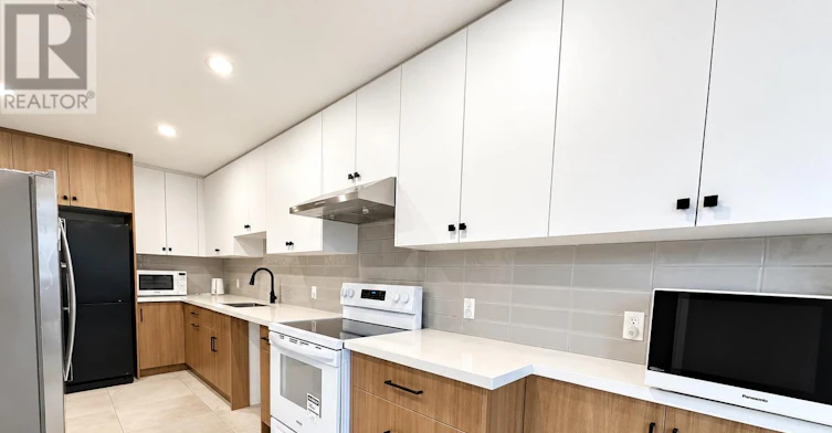 202 Stather Crescent, Markham, ON, L3S 1C2 - 2