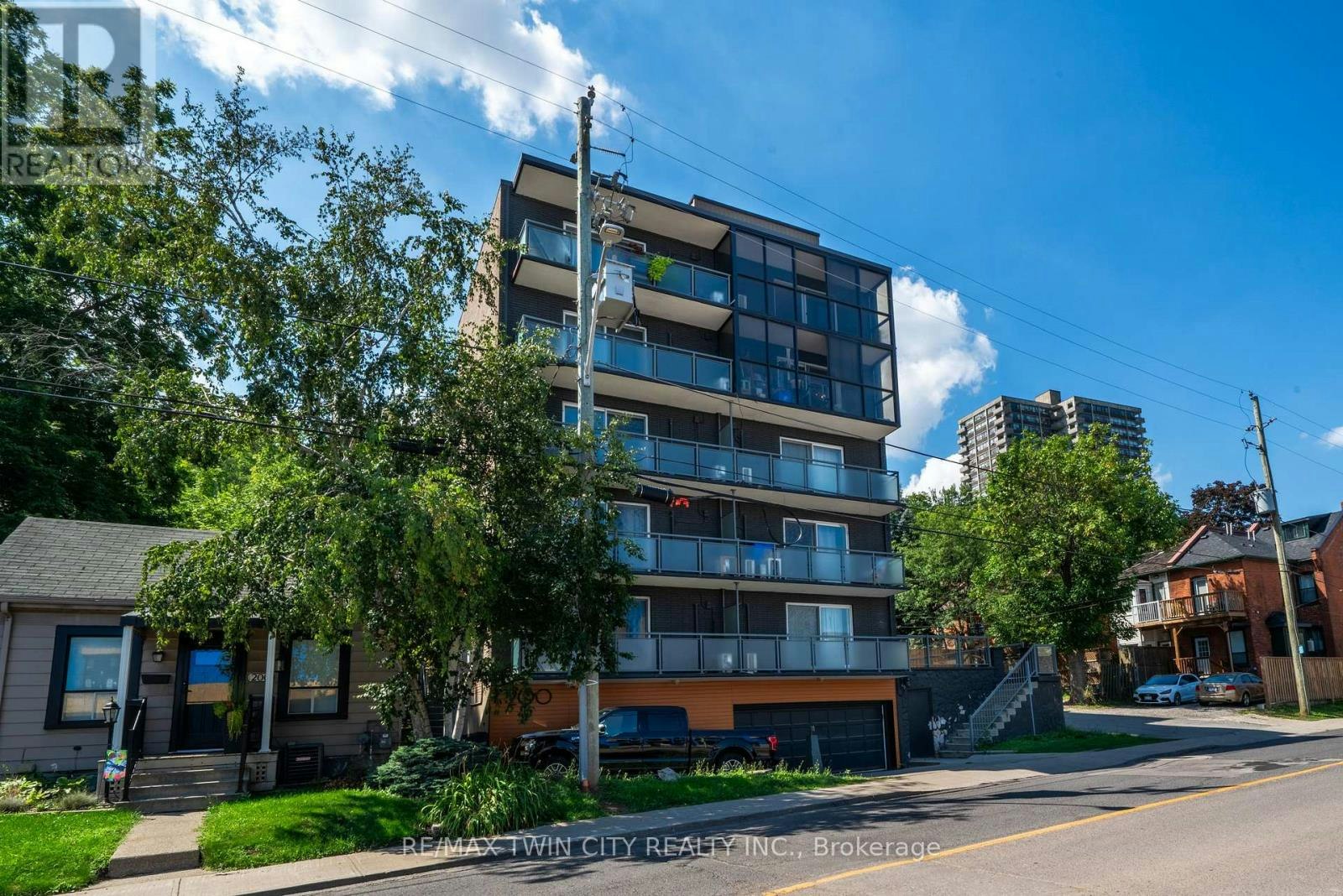 401-200 Charlton Avenue E, Hamilton, ON, L8N 1Z1