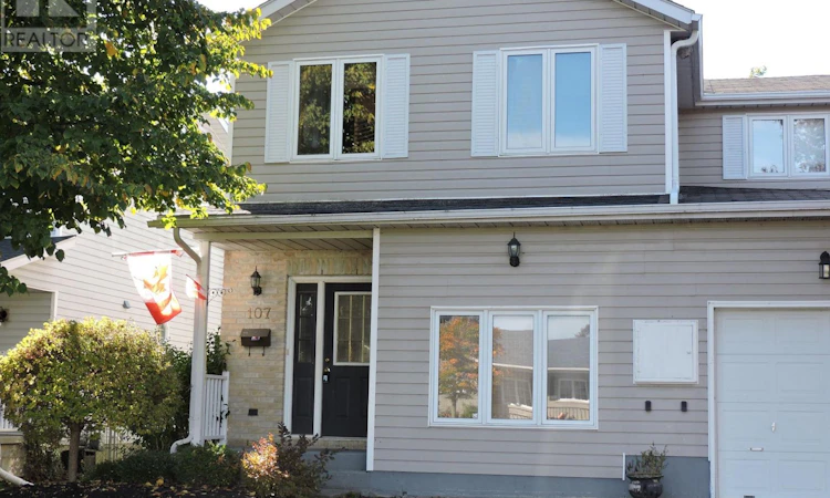 107 Davey Crescent S