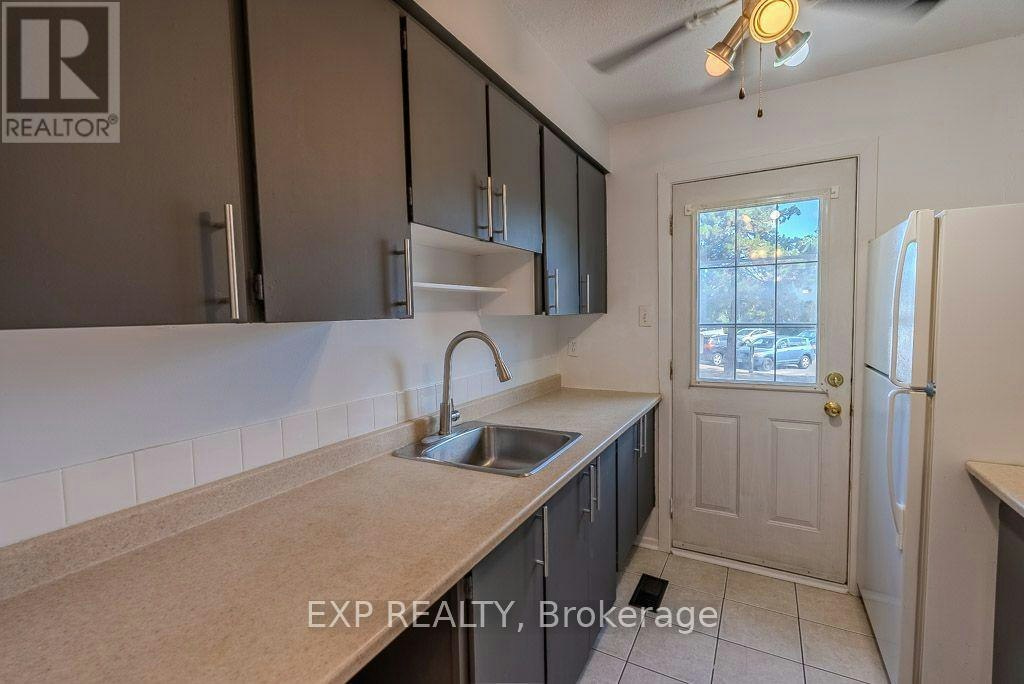 C-37 Forester Crescent, Ottawa, ON, K2H 8Y3 - 8