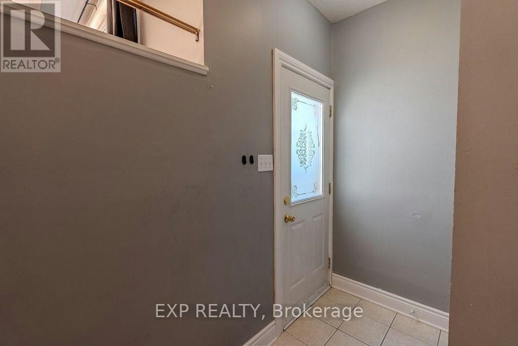 C-37 Forester Crescent, Ottawa, ON, K2H 8Y3 - 21