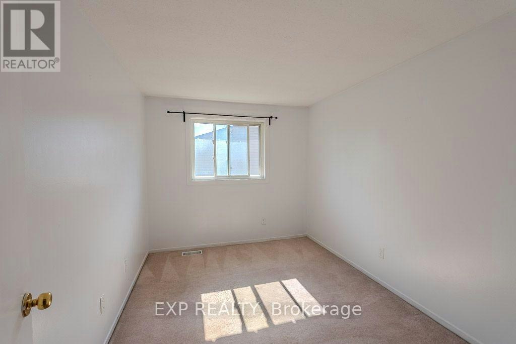 C-37 Forester Crescent, Ottawa, ON, K2H 8Y3 - 17
