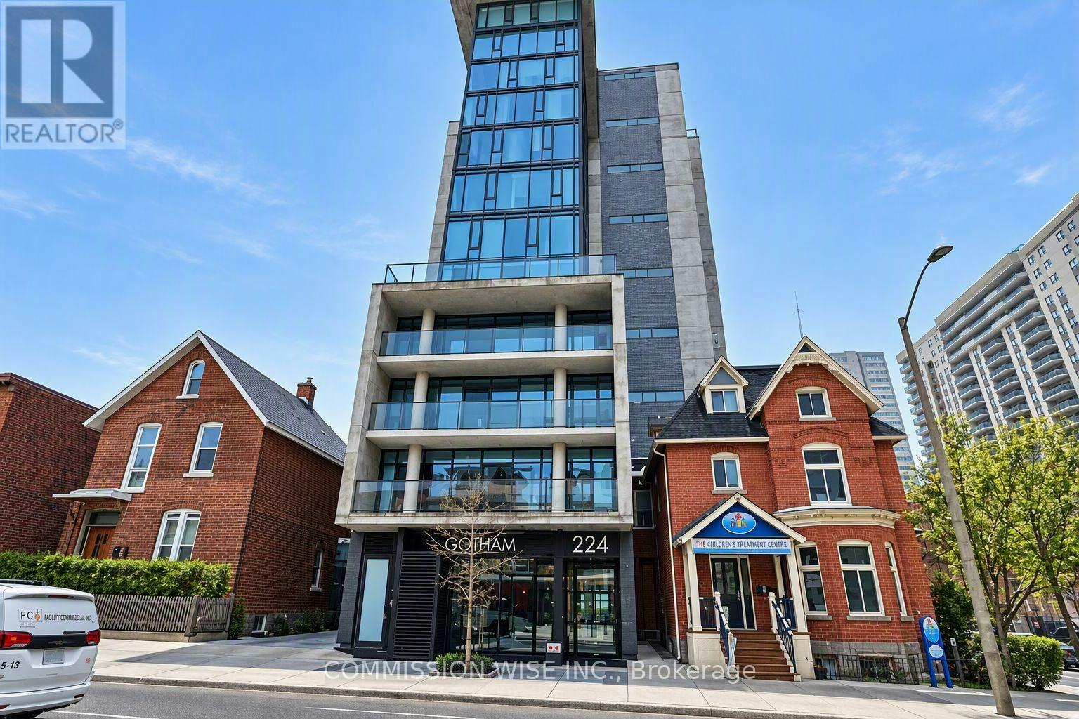 204-224 Lyon Street N, Ottawa, ON, K1R 0C1