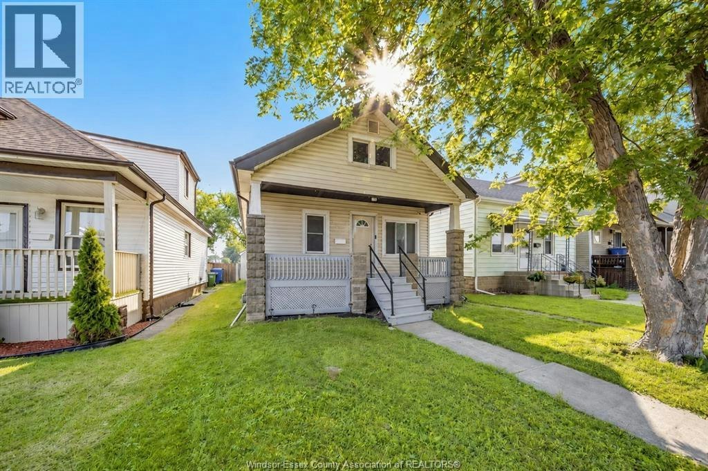 1560 Lillian Avenue, Windsor, ON, N8X 4A8