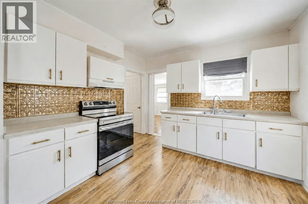 1560 Lillian Avenue, Windsor, ON, N8X 4A8 - 10