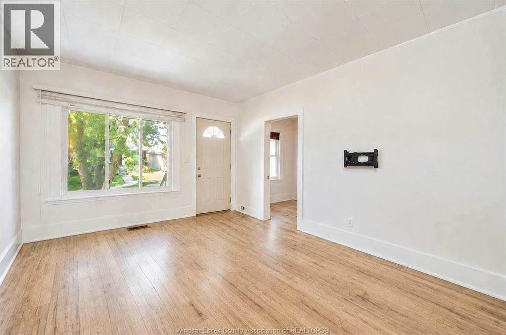 1560 Lillian Avenue, Windsor, ON, N8X 4A8 - 4