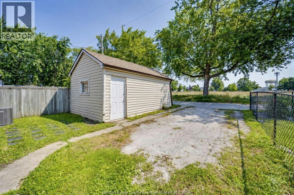 1560 Lillian Avenue, Windsor, ON, N8X 4A8 - 20